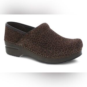 Dansko - Brown Mini Leopard Suede Clogs, Size 36 🐆